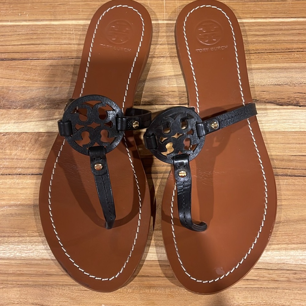 Authentic Tory Burch black logo sandals - Picture 4 of 5